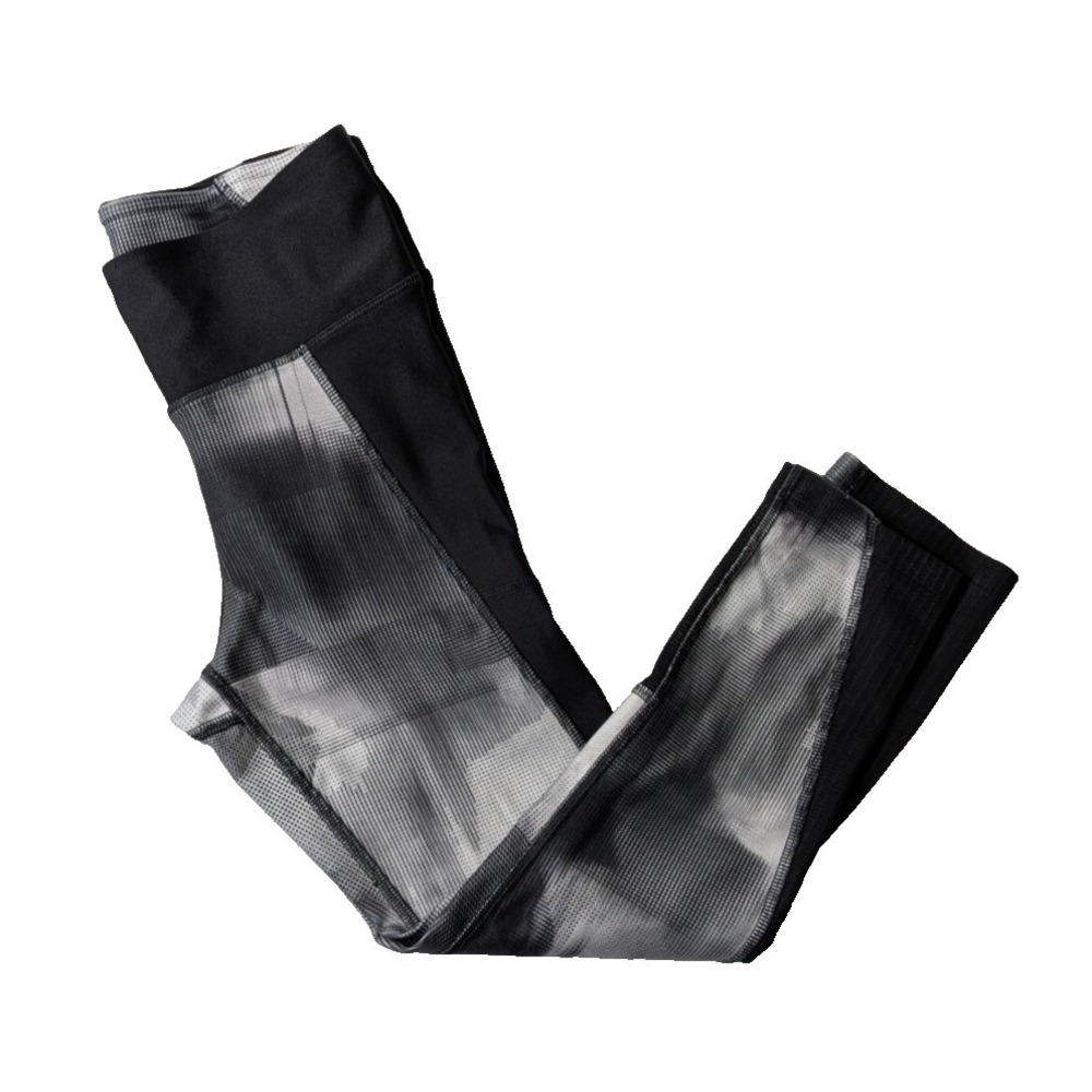 Under Armour Women's Fly By HeatGear Running Capris Black Gray Women's XS 0-2